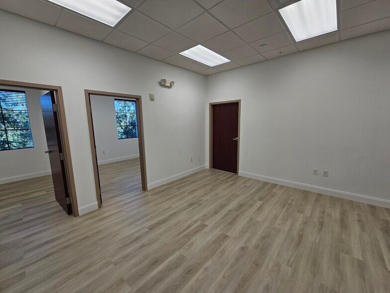 More Photos Of 7065 Westpointe Blvd, Orlando Loft Creative Space For Lease