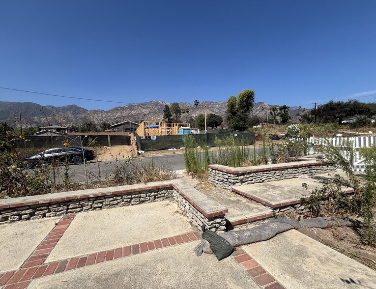 More Photos Of 298 E Poppyfields Dr, Altadena Land For Sale
