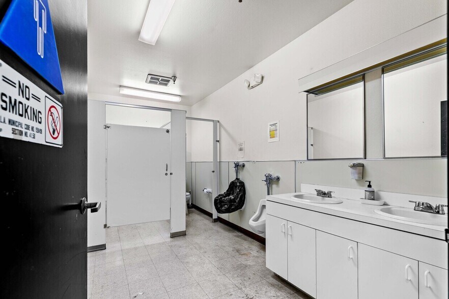 More Photos Of 9036 Winnetka Ave, Northridge Loft Creative Space For Lease