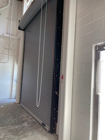 More Photos Of 305 Old County Rd, San Carlos Warehouse For Lease