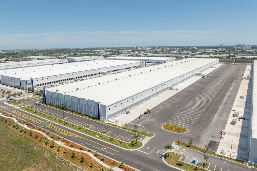 More Photos Of NW 107th Ave, Doral Unknown For Lease