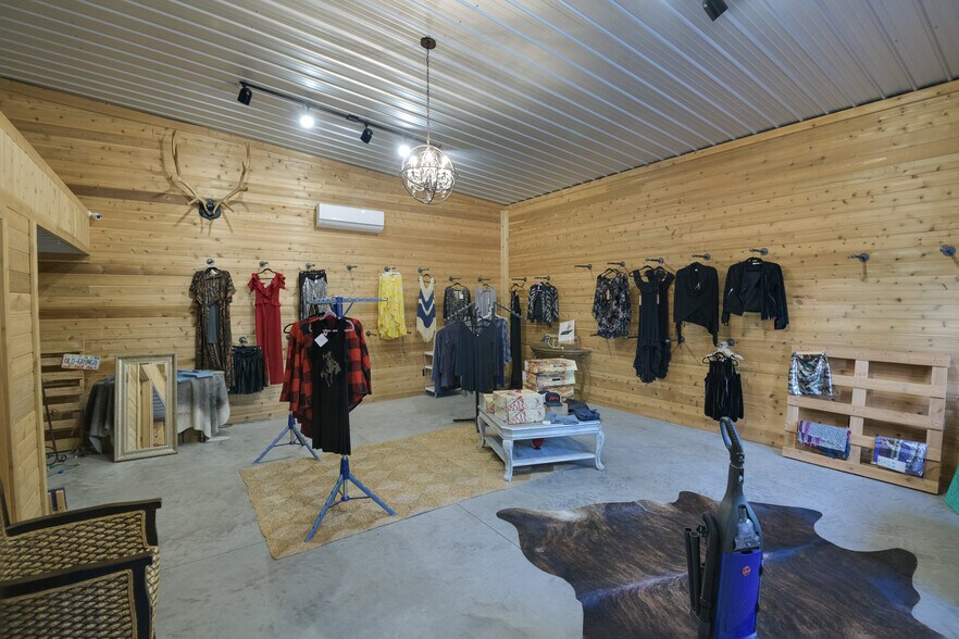 More Photos Of 2533 Highway 41A S, Shelbyville Showroom For Sale