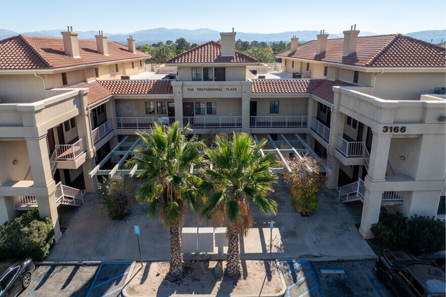 More Photos Of 3166 E Palmdale Blvd, Palmdale Office For Sale