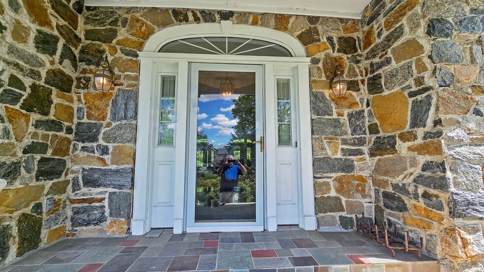 More Photos Of 401 Edgemoor Rd, Wilmington Specialty For Sale