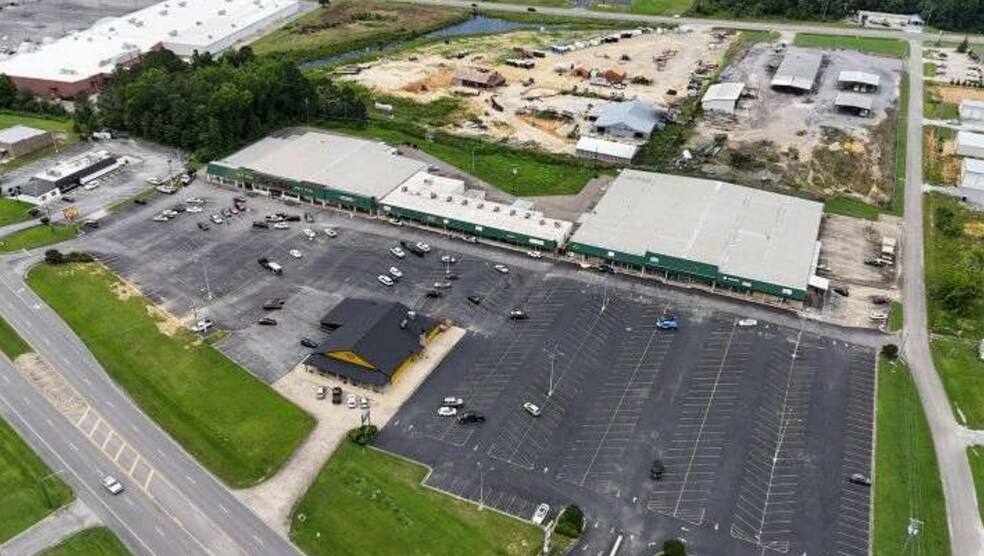 Primary Photo Of 1460 W Main St, Centre General Retail For Lease