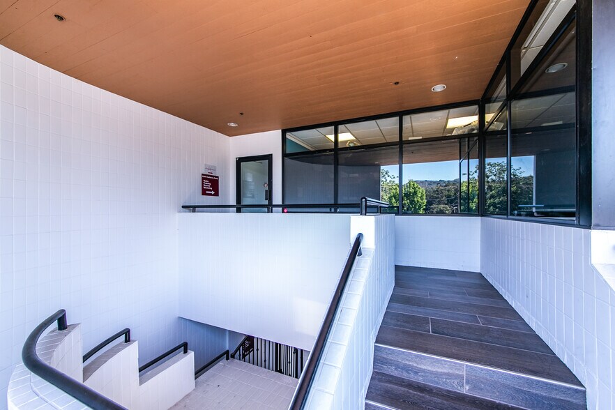 More Photos Of 2860 E Thousand Oaks Blvd, Thousand Oaks Office For Lease