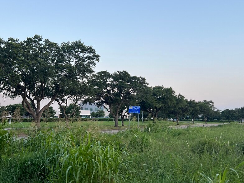 More Photos Of S Gessner Road @ Cravens Rd, Missouri City Land For Sale