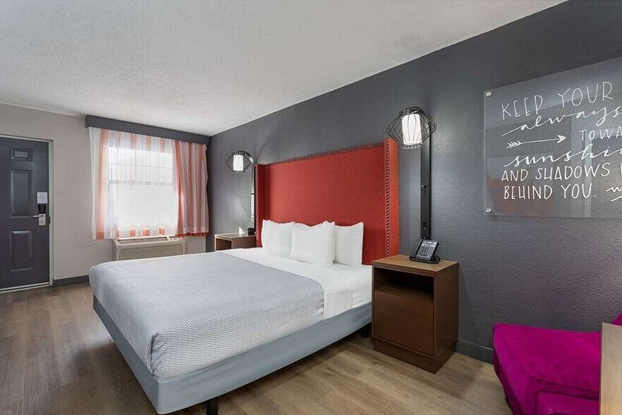 More Photos Of 7750 Davis Hwy, Pensacola Hotel For Sale