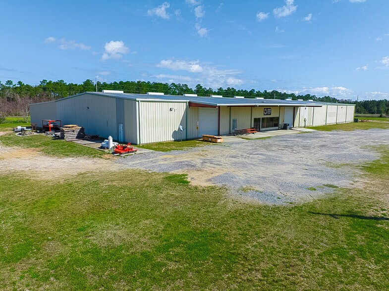 More Photos Of 804 W Mitchell St, Adel Industrial For Sale