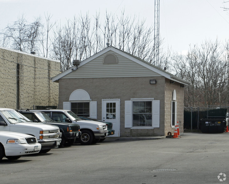 Primary Photo Of 364 Route 25a, Mount Sinai Auto Repair For Sale