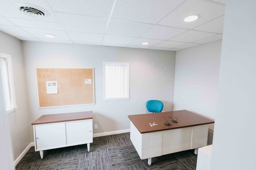 More Photos Of 2565 16th Ave, Columbus Light Manufacturing For Sale