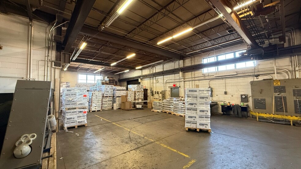 More Photos Of 100 Shepard Ave, Wheeling Warehouse For Sale