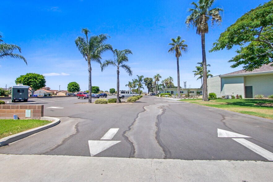 More Photos Of 6575 Crescent Ave, Buena Park Schools For Lease