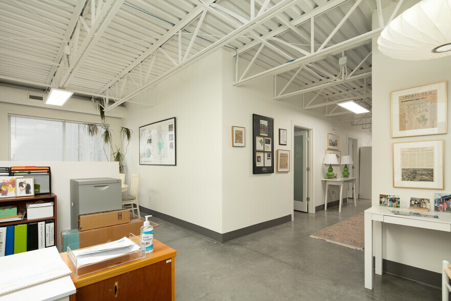 More Photos Of 169-171 N Limestone, Lexington Loft Creative Space For Sale
