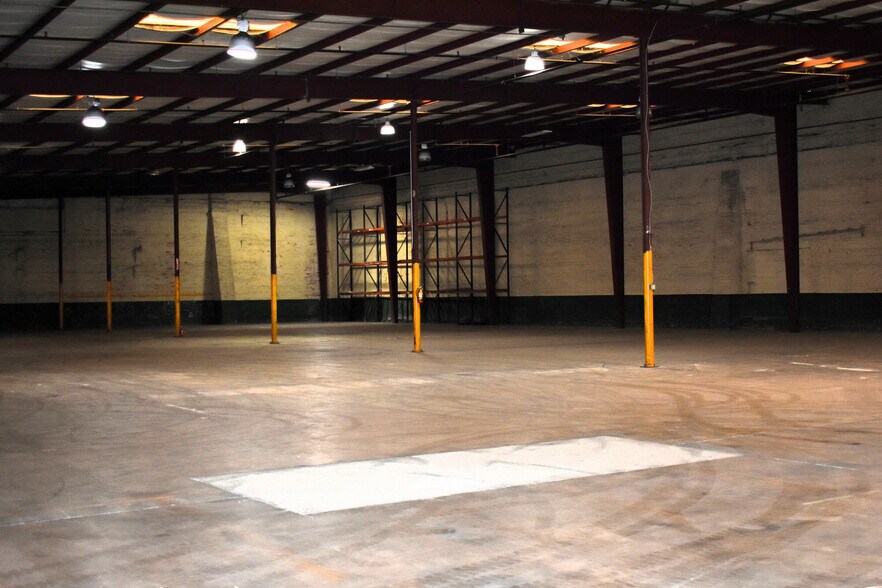 More Photos Of 50-100 Fowler St, Montgomery Warehouse For Lease