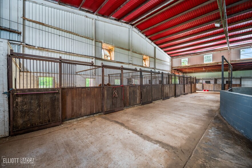 More Photos Of 1785 Old River Rd, Natchitoches Light Manufacturing For Sale