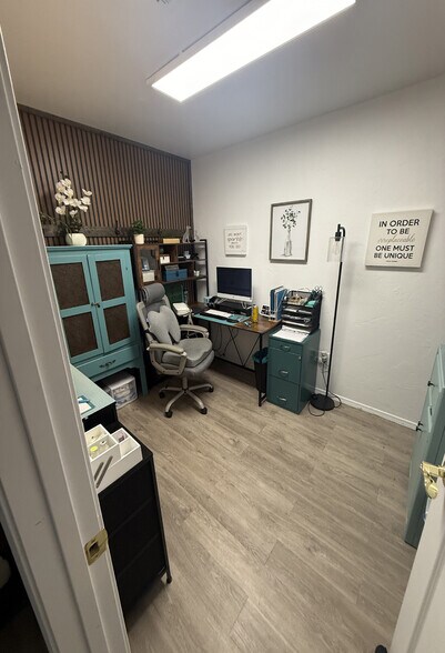 More Photos Of 2245 E State Route 69, Prescott Veterinarian Kennel For Sale