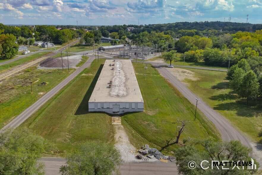 More Photos Of 1015 W Jefferson St, Vandalia Warehouse For Lease