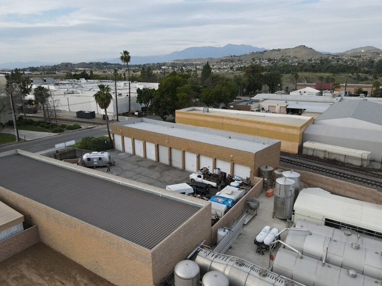 More Photos Of 5870 Jasmine St, Riverside Self Storage For Sale