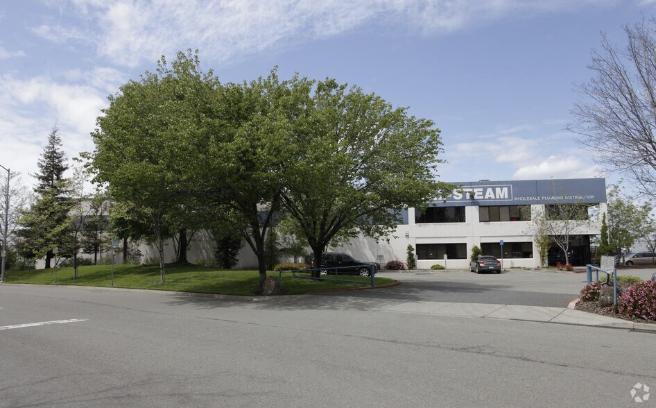 Primary Photo Of 1595 Crocker Ave, Hayward Manufacturing For Lease