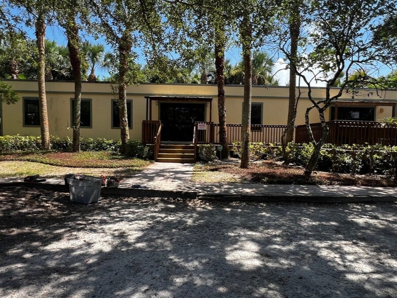 Primary Photo Of 6157 S US Highway 1, Fort Pierce Office For Lease