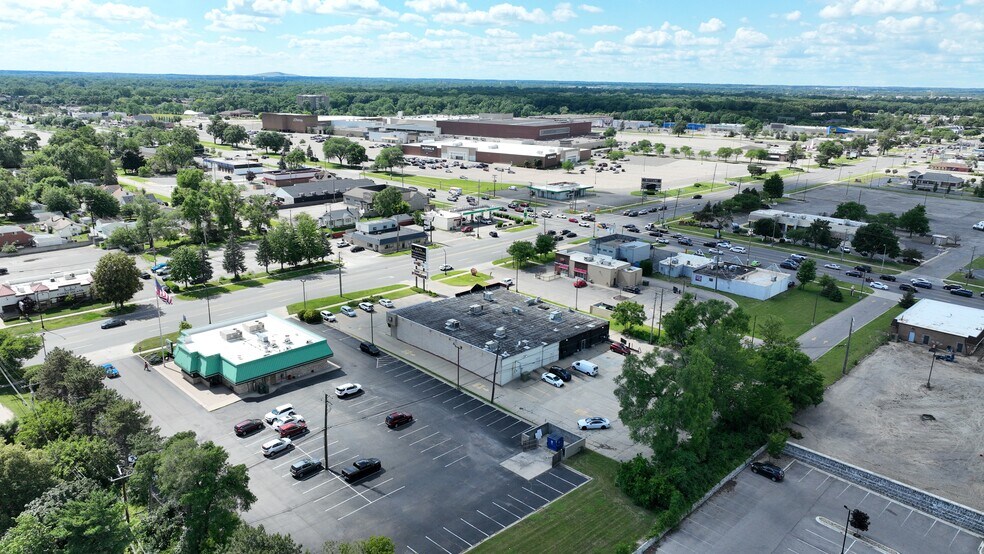 More Photos Of 7040-7060 N Wayne Rd, Westland Freestanding For Sale