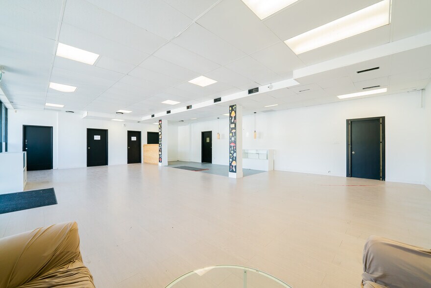 More Photos Of 111 Terminal Av, Nanaimo General Retail For Sale