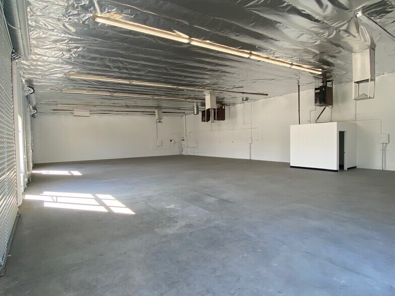 More Photos Of 124 W Ovington St, Lancaster Auto Repair For Lease