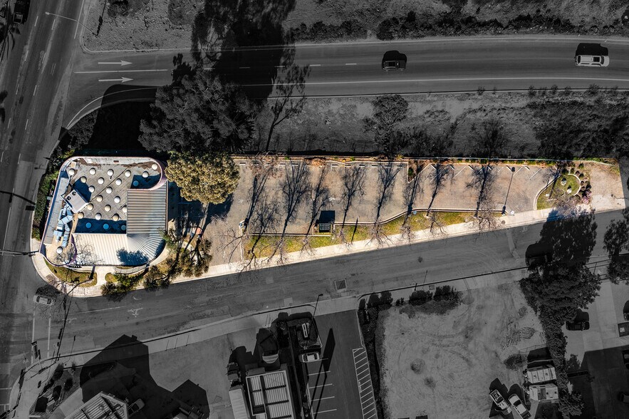 More Photos Of 5801 Valentine Rd, Ventura Freestanding For Lease