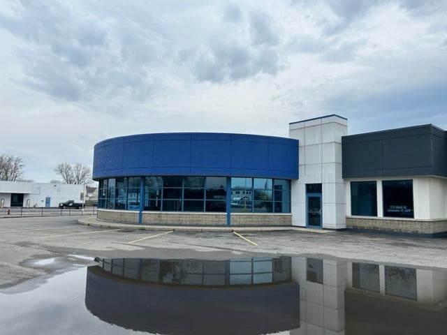 More Photos Of 1212 Abbott Rd, Buffalo Auto Dealership For Lease
