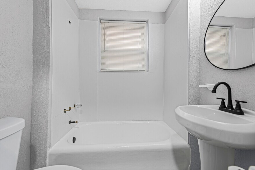 More Photos Of 3205 Kendall St, Detroit Apartments For Sale