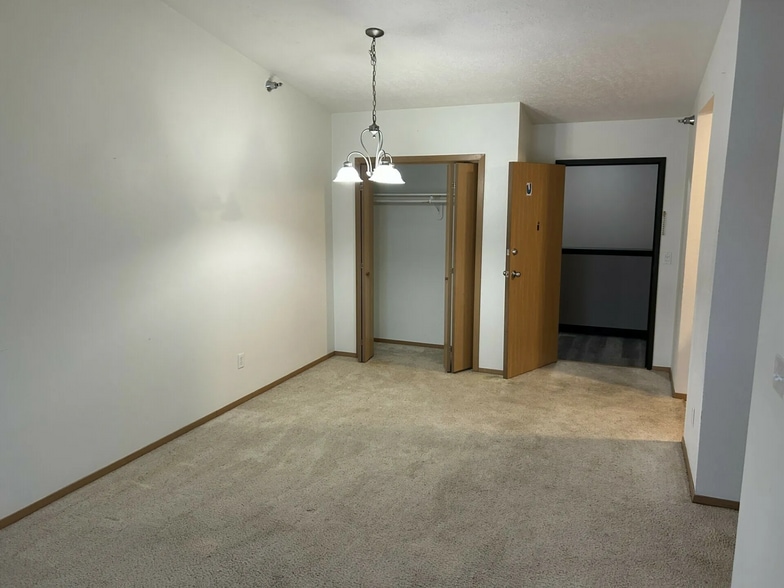 More Photos Of 1313 W 30th St, Yankton Apartments For Sale