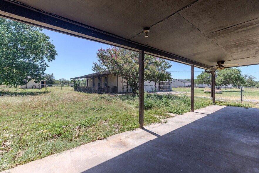 More Photos Of 12409 Lowden Ln, Manchaca Flex For Sale