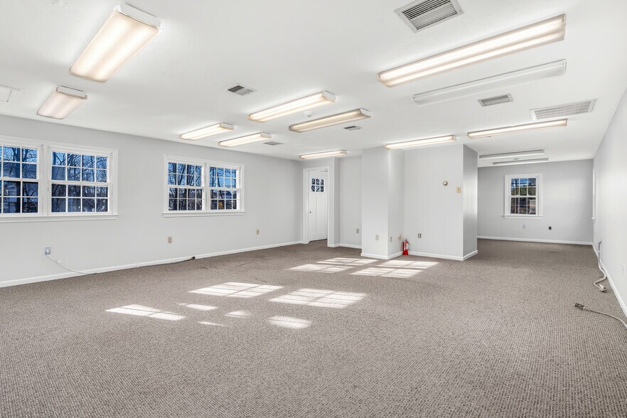 More Photos Of 311 Boston Post Rd, Wayland Office For Sale