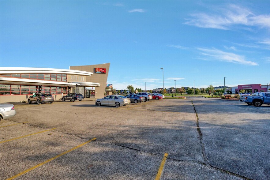 More Photos Of 608 W Town Center Blvd, Champaign Restaurant For Sale