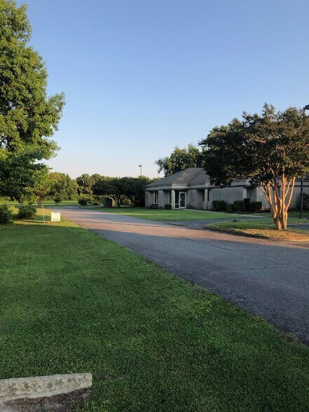 More Photos Of 9506 Hospital Ave, Nassawadox Medical For Sale