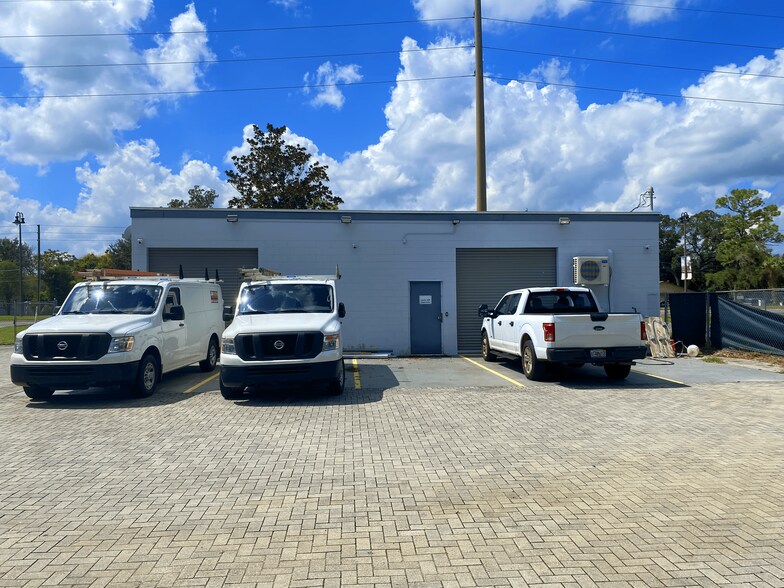 More Photos Of 1045 N Ronald Reagan Blvd, Longwood Light Manufacturing For Sale