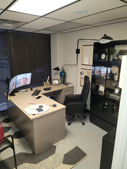 More Photos Of 120 Commerce Cir, Fayetteville Office For Sale