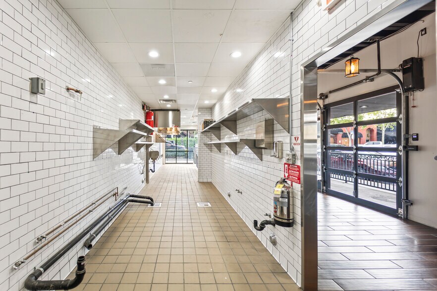 More Photos Of 11100 Downey Ave, Downey Restaurant For Sale