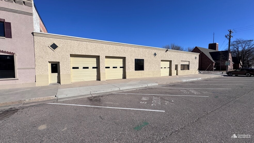 More Photos Of 213-215 4th St, Windsor Storefront For Sale