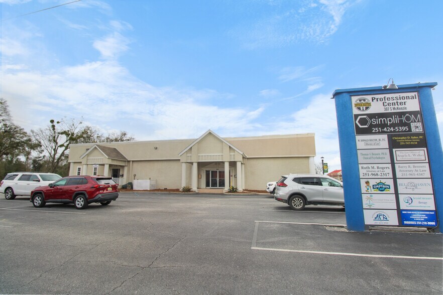 More Photos Of 307 S McKenzie St, Foley Office For Lease