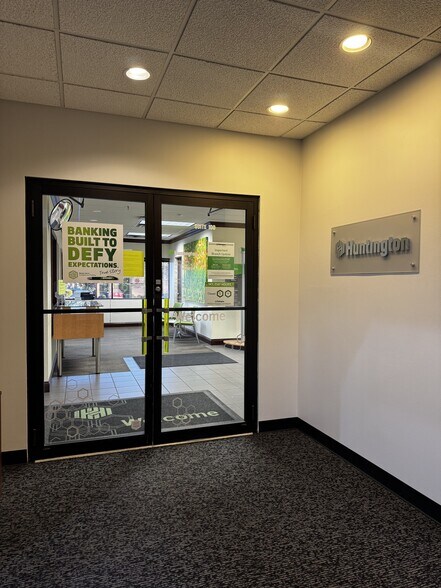 More Photos Of 9075 N Meridian St, Indianapolis Medical For Lease