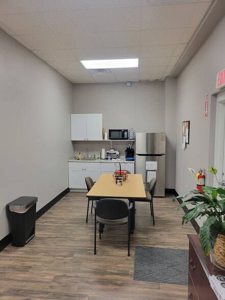 More Photos Of 8059 Stage Hills Blvd, Bartlett Office For Lease