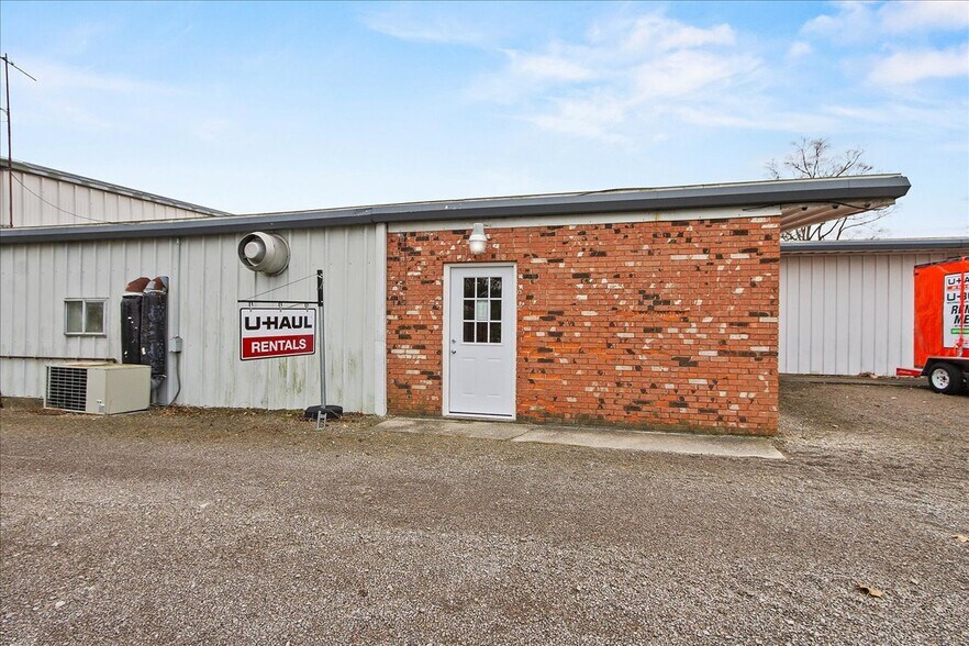 More Photos Of 6886 Wishart St, Huntsville Light Distribution For Lease