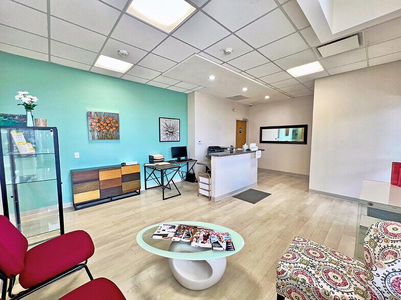 More Photos Of 10012 Manchester Rd, Saint Louis Medical For Sale