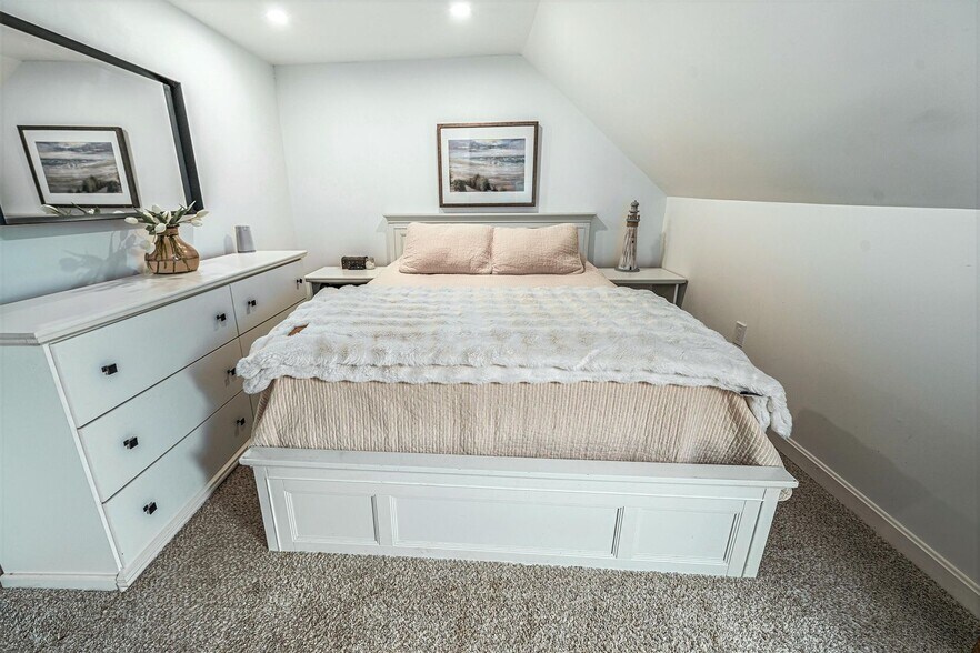 More Photos Of 37-39 E Main St, Searsport Storefront Retail Office For Sale