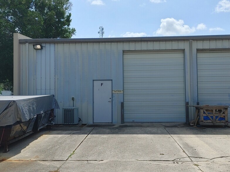 More Photos Of 4366 Independence Ct, Sarasota Warehouse For Lease