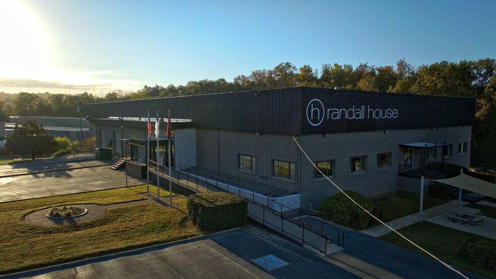 More Photos Of 114 Bush Rd, Nashville Light Distribution For Lease