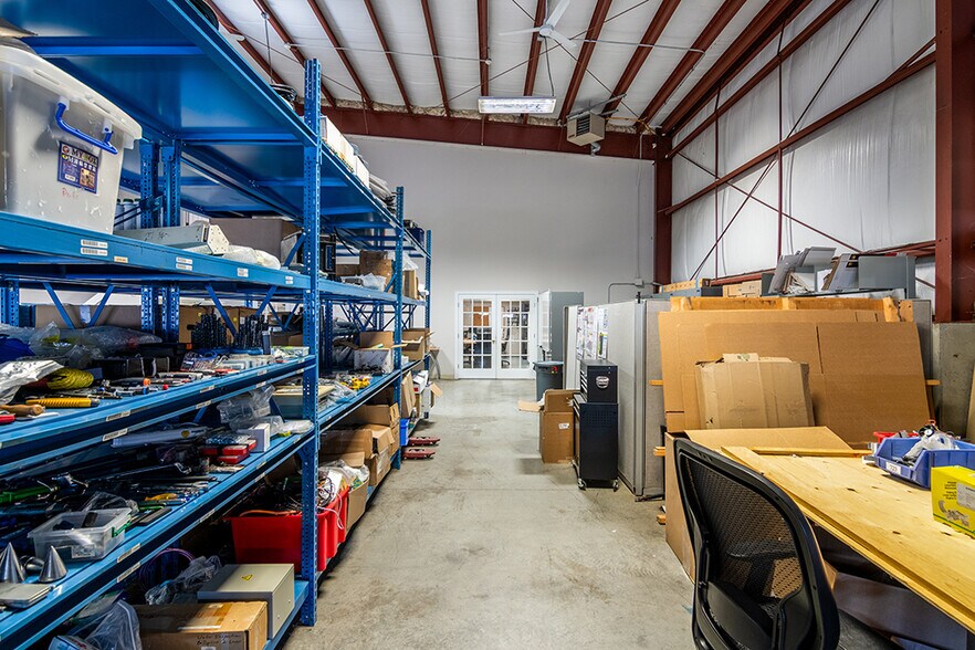 More Photos Of 376 Dry Bridge Rd, North Kingstown Warehouse For Sale