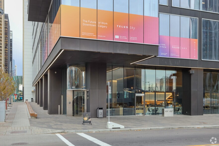 More Photos Of 685 Centre St SW, Calgary Office For Lease